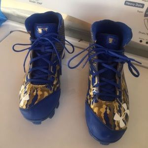 UNDER ARMOUR cleats